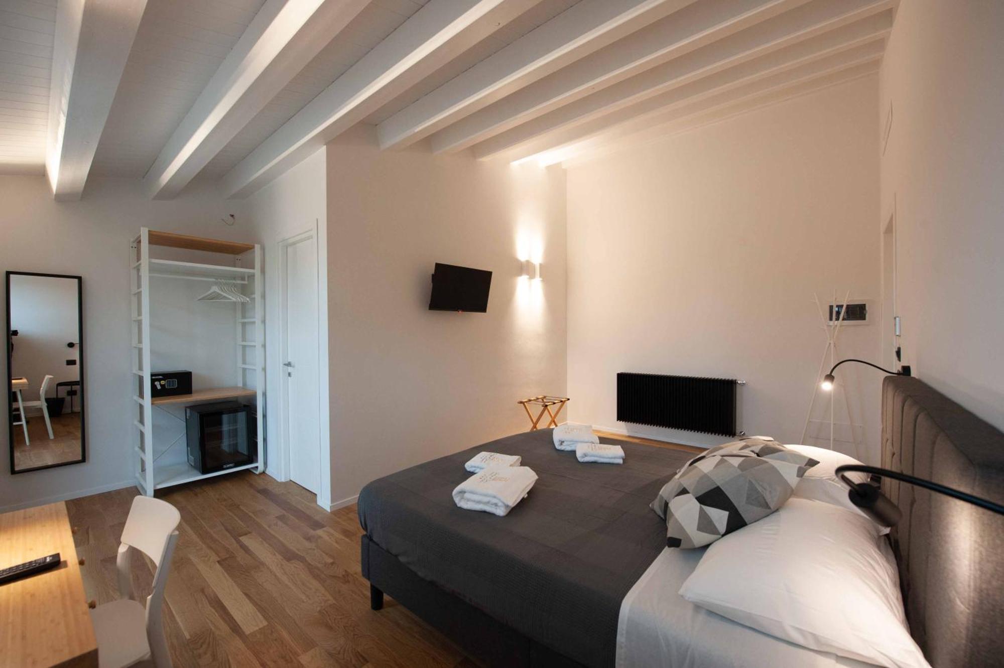 Palazzo Al Carmine Hotel Monreale Room photo